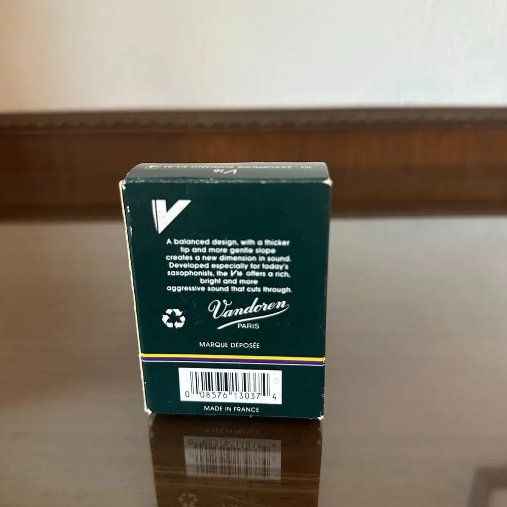 Vandoren Saxophone Soprano V16 Reeds Strength 4, SR704 Box of 9 - Picture 3 of 5